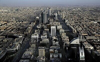 Cette photo du 23 juin 2018 montre une vue générale de Riyad, en Arabie Saoudite. (AP Photo/Nariman El-Mofty)