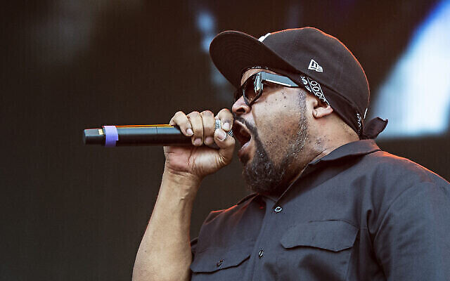 Ice Cube en concert à Louisville, dans le Kentucky, le 28 septembre 2019. (Crédit : Amy Harris/Invision/AP) Ice Cube en concert à Louisville, dans le Kentucky, le 28 septembre 2019. (Crédit : Amy Harris/Invision/AP)