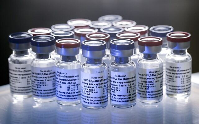 Un nouveau vaccin exposé au Centre national d'épidémiologie et de microbiologie Nikolai Gamaleya à Moscou, en Russie, le 6 août 2020. (Crédit : Alexander Zemlianichenko Jr/ Fonds d'investissement direct russe via AP) Un nouveau vaccin exposé au Centre national d'épidémiologie et de microbiologie Nikolai Gamaleya à Moscou, en Russie, le 6 août 2020. (Crédit : Alexander Zemlianichenko Jr/ Fonds d'investissement direct russe via AP)