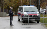 Un officier de police à Vienne, le 30 octobre 2020. (Crédit : AP Photo/Ronald Zak)