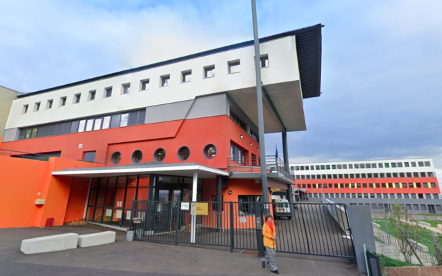 Le lycée Léon Blum du Creusot (Bourgogne-Franche-Comté). (Capture d’écran : Google Maps)