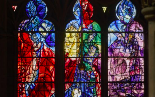 Des vitraux de Marc Chagall, présentés au Musée Pompidou-Metz. (Crédit : Musée Pompidou-Metz)