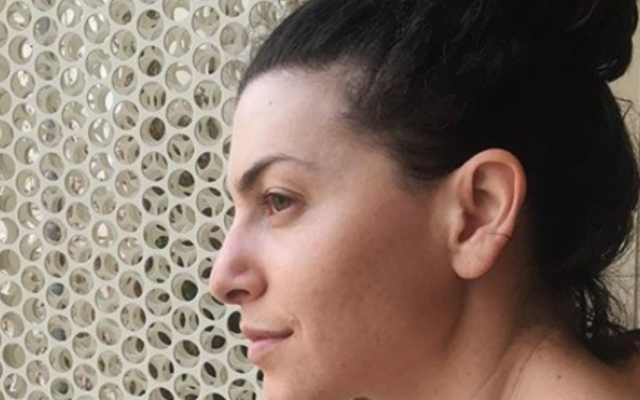 Inbar Horesh, dont le dernier film, ‘Birth Right,’ se penche sur les questions des identités juive et juive israélienne dans la communauté russe. (Autorisation :  Inbar Horesh)