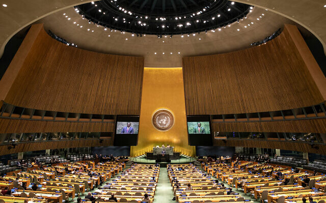 Le ministre des Affaires étrangères d'Haïti, Bocchit Edmond, prend la parole lors de la 74e session de l'Assemblée générale des Nations unies au siège de l'ONU, le 28 septembre 2019. (AP Photo/Jeenah Moon) Le ministre des Affaires étrangères d'Haïti, Bocchit Edmond, prend la parole lors de la 74e session de l'Assemblée générale des Nations unies au siège de l'ONU, le 28 septembre 2019. (AP Photo/Jeenah Moon)