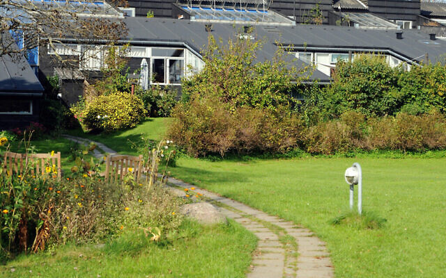 Illustration : Une photo de 2008 de la communauté de cohabitation Jystrup Savværk à Jystrup, Danemark. (CC-SA-2.0 / seier + seier)
