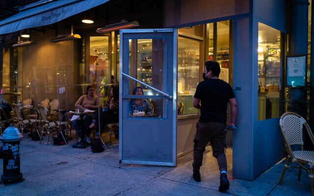L'entrée du Shoo Shoo Nolita à New York City, le 13 décembre 2020. (Crédit : Luke Tress/Times of Israel) L'entrée du Shoo Shoo Nolita à New York City, le 13 décembre 2020. (Crédit : Luke Tress/Times of Israel)