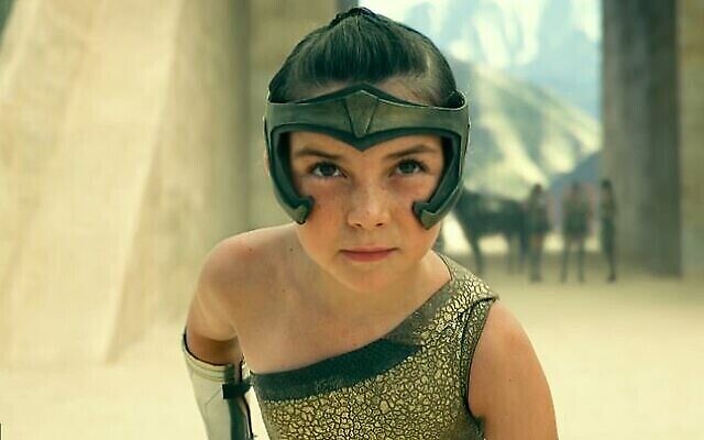 Lilly Aspell dans une scène de « Wonder Woman 1984 ». (Capture d'écran : YouTube) Lilly Aspell dans une scène de « Wonder Woman 1984 ». (Capture d'écran : YouTube)