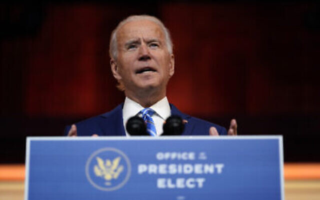 Le président-élu Joe Biden au Queen Theater, à Wilmington, dans le Delaware, le 25 novembre 2020. (Crédit : AP Photo/Carolyn Kaster)