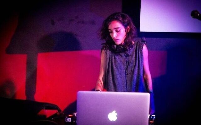 La DJ palestinienne Sama Abdulhadi. (Crédit : samaahadi.com) La DJ palestinienne Sama Abdulhadi. (Crédit : samaahadi.com)