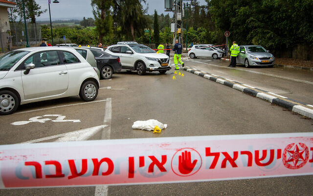 Photo d'illustration : La police sur les lieux d'un accident qui a tué un enfant au  Moshav Bnei Zion, le 28 février 2019. (Crédit :  Meir Vaknin/Flash90)