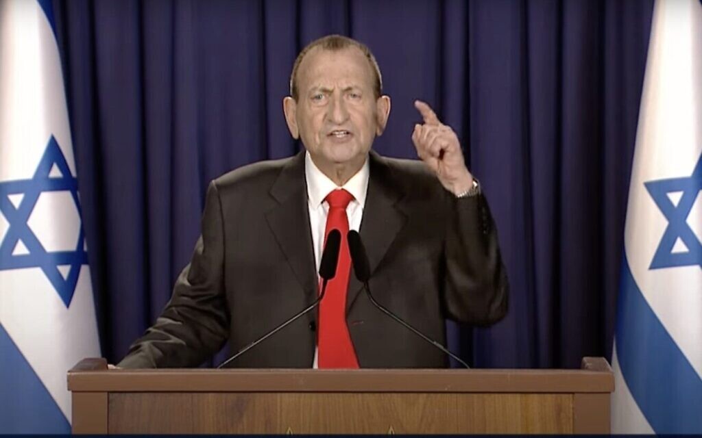 Le maire de Tel Aviv, Ron Huldai, annonce la création de son nouveau parti, "Les Israéliens", le 29 décembre 2020. (Capture d'écran : YouTube) Le maire de Tel Aviv, Ron Huldai, annonce la création de son nouveau parti, "Les Israéliens", le 29 décembre 2020. (Capture d'écran : YouTube)