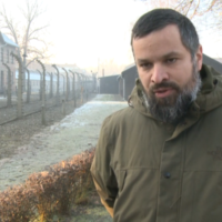 Pawel Sawicki, responsable des réseaux sociaux au musée d'Auschwitz (Capture d'écran : Vidéo AFP)
