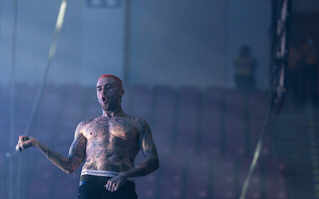 Le rappeur polonais Quebonafide, à Varsovie, le 21 avril 2018. (Wikimedia Commons / Itokyl) Le rappeur polonais Quebonafide, à Varsovie, le 21 avril 2018. (Wikimedia Commons / Itokyl)