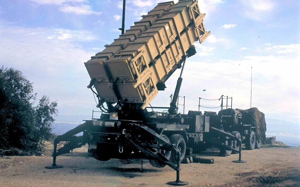 Un système de défense antimissile américain Patriot déployé en Israël en réponse à une série d'attaques de missiles Scud par l'Irak pendant la première guerre du Golfe de 1991. (Noam Wind / Archives du ministère de la Défense)