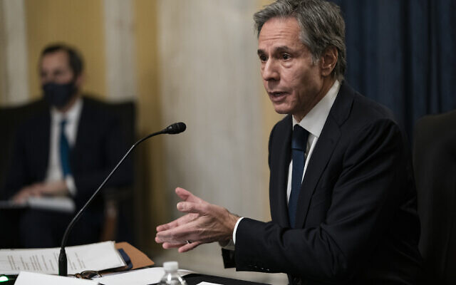 Le candidat au poste de secrétaire d'État américain, Tony Blinken, témoigne lors de son audition de confirmation devant la commission des relations étrangères du Sénat au Capitole à Washington, le 19 janvier 2021. (Alex Edelman/Pool via AP)