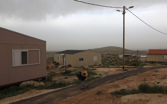 L'avant-poste d'Avigayil, au sud-est de Hébron en Cisjordanie, le 21 février 2010. (Kobi Gideon / FLASH90) L'avant-poste d'Avigayil, au sud-est de Hébron en Cisjordanie, le 21 février 2010. (Kobi Gideon / FLASH90)
