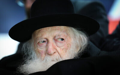 Le rabbin Chaim Kanievsky participe à un événement de campagne pour le parti ultra-orthodoxe Degel HaTorah dans la ville de Safed, au nord du pays, le 26 février 2020. (Crédit : David Cohen/Flash90)