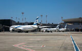 Des avions d'El Al stationnés à l'aéroport international Ben Gurion, le 8 août 2020. (Olivier Fitoussi/FLASH90)