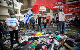Des propriétaires de petites entreprises israéliennes protestent contre la gestion par le gouvernement de l'épidémie de coronavirus, à Tel Aviv, le 5 janvier 2021. (Miriam Alster/Flash90)