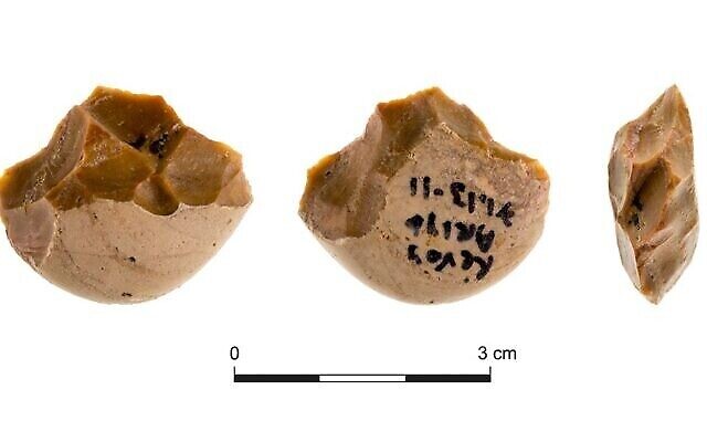 Outils tranchants en silex du site préhistorique de Revadim, à l'est d'Ashdod. (Autorisation : Prof. Ran Barkai / Université de Tel Aviv) Outils tranchants en silex du site préhistorique de Revadim, à l'est d'Ashdod. (Autorisation : Prof. Ran Barkai / Université de Tel Aviv)