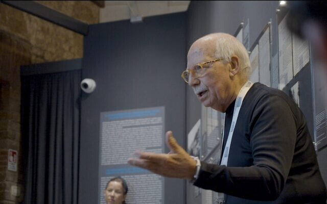 Marco Di Porto, survivant de la Shoah devenu historien, s'était caché pendant neuf mois dans un couvent pour échapper aux nazis quand il était enfant (Autorisation)