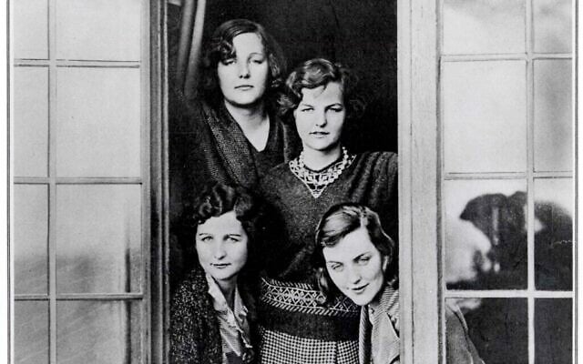 6 janvier 1932 : couverture de "The Sketch" mettant en vedette (dans le sens des aiguilles d'une montre à partir du haut à gauche) Unity, Jessica, Diana et Nancy Mitford (Auteur inconnu, domaine public, via Wikimedia Commons)