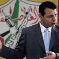 Mohammed Dahlan, alors chef du Fatah, lors d’une interview accordée à l’Associated Press, dans son bureau de Ramallah, en Cisjordanie, le 3 janvier 2011. (Crédit : Majdi Mohammed/AP)