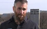 L'agent de police Mike Fanone parle à la presse, le 15 janvier 2021. (Capture d'écran)