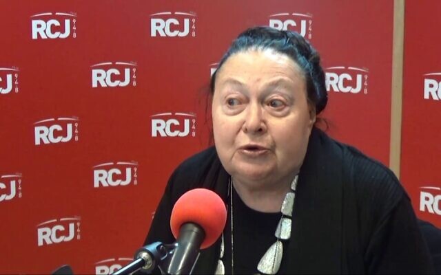 Rachel Ertel au micro de Radio J en 2017. (Crédit : capture d’écran YouTube)