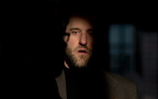 L’acteur Dustin Diamond au palais de justice du comté d'Ozaukee, le 18 février 2015. (Crédit : Jeffrey Phelps / GETTY IMAGES AMÉRIQUE DU NORD / AFP) L’acteur Dustin Diamond au palais de justice du comté d'Ozaukee, le 18 février 2015. (Crédit : Jeffrey Phelps / GETTY IMAGES AMÉRIQUE DU NORD / AFP)