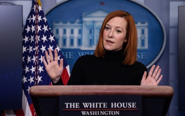 La porte-parole de la Maison-Blanche Jen Psaki s'exprime pendant un point-presse à la Maison-Blanche, le 16 février 2021. (Crédit : Nicholas Kamm / AFP) La porte-parole de la Maison-Blanche Jen Psaki s'exprime pendant un point-presse à la Maison-Blanche, le 16 février 2021. (Crédit : Nicholas Kamm / AFP)