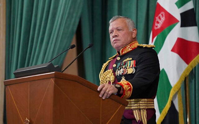 Le roi de Jordanie Abdallah II lors de son discours pour l’inauguration de la session non ordinaire de la 19e législature, à Amman, en Jordanie, le 10 décembre 2020. (Yousef Allan / The Royal Hashemite Court via AP)