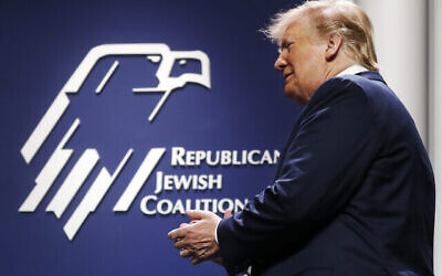 Le président américain Donald Trump prend la parole lors de la réunion annuelle des dirigeants de la Coalition juive républicaine, le samedi 6 avril 2019, à Las Vegas. (AP Photo/Jacquelyn Martin)