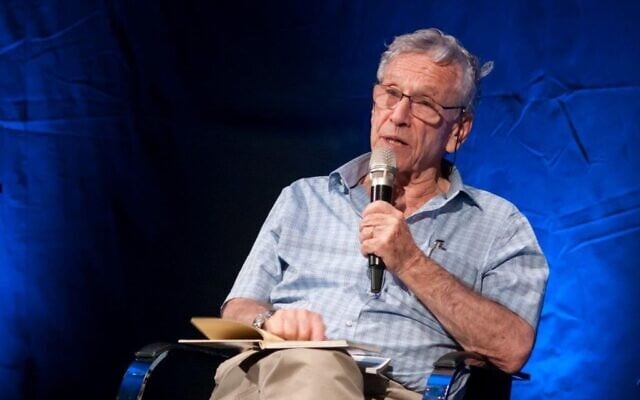 L'auteur israélien Amos Oz au Beit Avi Chai à Jérusalem. (Autorisation) L'auteur israélien Amos Oz au Beit Avi Chai à Jérusalem. (Autorisation)