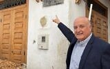 L'envoyé d'Israël au Maroc David Govrin dans le mellah, ou quartier juif, à Rabat, en janvier 2021. (Ministère des Affaires étrangères, autorisation)