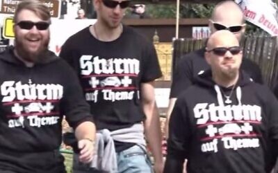 Des participants au festival néo-nazi « Rock against Foreign Domination » en Thuringe, Allemagne, le 15 juillet 2017. (Capture d'écran/YouTube)