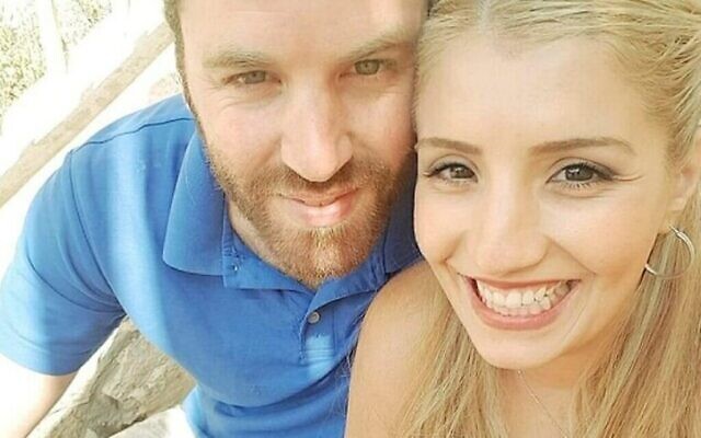 Diana Raz avant sa mort, avec son mari Amir et assassin présumé, sur une photo non datée. (Autorisation) Diana Raz avant sa mort, avec son mari Amir et assassin présumé, sur une photo non datée. (Autorisation)