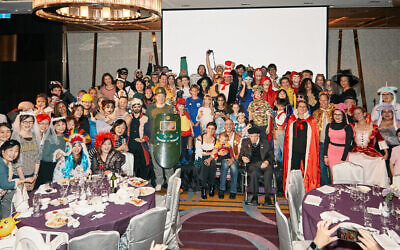 Photo de groupe à la fête de Pourim 2021 de la communauté juive de Taiwan.(Archi Chang / via JTA)