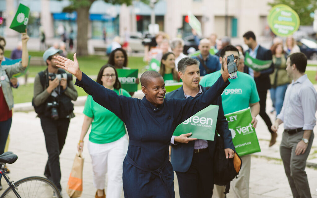 Annamie Paul en campagne pour le parti des Verts lors des élections fédérales au Canada au mois d'octobre 2019. (Crédit : Rebecca Wood)