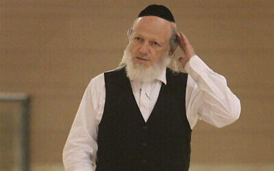 Le leader de la ZAKA, Rabbi Yehuda Meshi-Zahav, dans les couloirs de la Knesset, le 15 octobre 2012. (Crédit :  Miriam Alster/FLASH90)