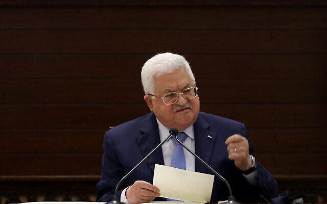 Le président de l'Autorité palestinienne, Mahmoud Abbas, prend la parole lors d'une réunion des dirigeants palestiniens à Ramallah, en Cisjordanie, le 3 septembre 2020. (Flash90) Le président de l'Autorité palestinienne, Mahmoud Abbas, prend la parole lors d'une réunion des dirigeants palestiniens à Ramallah, en Cisjordanie, le 3 septembre 2020. (Flash90)