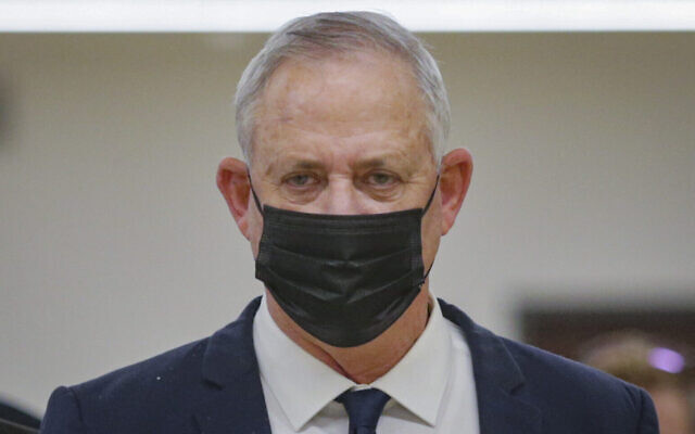 Le ministre de la Défense Benny Gantz à la Knesset, le 1er décembre 2020. (Alex Kolomoisky/Pool/Flash90) Le ministre de la Défense Benny Gantz à la Knesset, le 1er décembre 2020. (Alex Kolomoisky/Pool/Flash90)