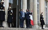 Le président israélien Reuven Rivlin reçu à l'Elysée par son homologue français Emmanuel Macron, le 18 mars 2020. (Crédit : Amos Ben-Gershom/GPO)