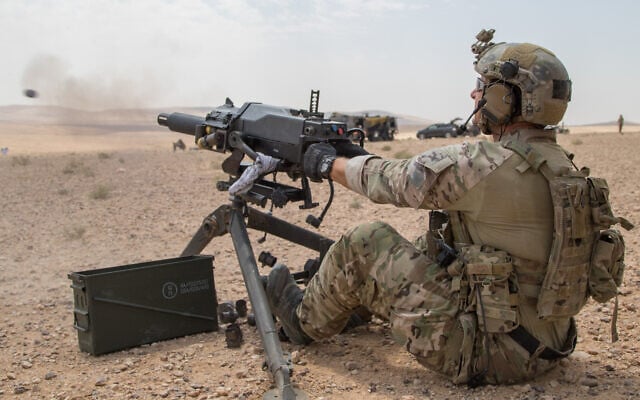 Un soldat américain lors d’un exercice à proximité d’Amman, en Jordanie, le 28 août 2019. (Crédit : Domaine public / U.S. Army National Guard / Sgt. Devon Bistarkey) Un soldat américain lors d’un exercice à proximité d’Amman, en Jordanie, le 28 août 2019. (Crédit : Domaine public / U.S. Army National Guard / Sgt. Devon Bistarkey)