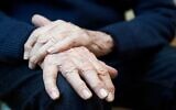 Image d'illustration : Un homme atteint de la maladie de Parkinson. (Crédit : Highwaystarz-Photography; iStock by Getty Images)