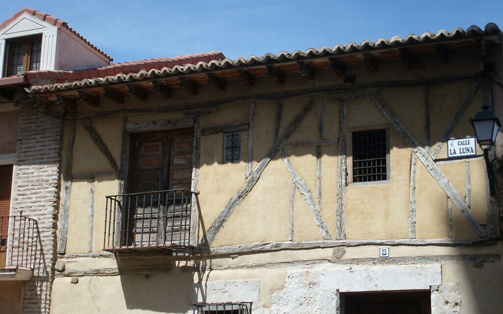 Une maison ancienne à Tordesillas, en Espagne, qui a aidé à inspirer l'écriture de 'The Secret Music at Tordesillas'. (Autorisation : Marjorie Sandor)