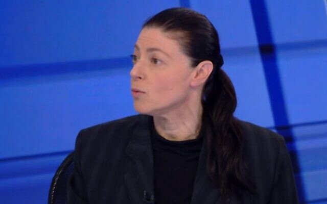 Merav Michaeli, dirigeante du Parti travailliste, intervient sur la Douzième chaîne, le 6 mars 2021. (Capture d'écran)