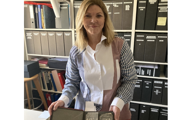 Joëlle Pariente-Milgrom en quête de la mémoire familiale. (Crédit : Sandrine Szwarc/DR)