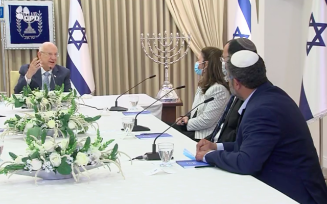 Le président Reuven Rivlin consulte le Parti sioniste religieux au lendemain des quatrièmes législatives, le 5 avril 2021 (Crédit : facebook)