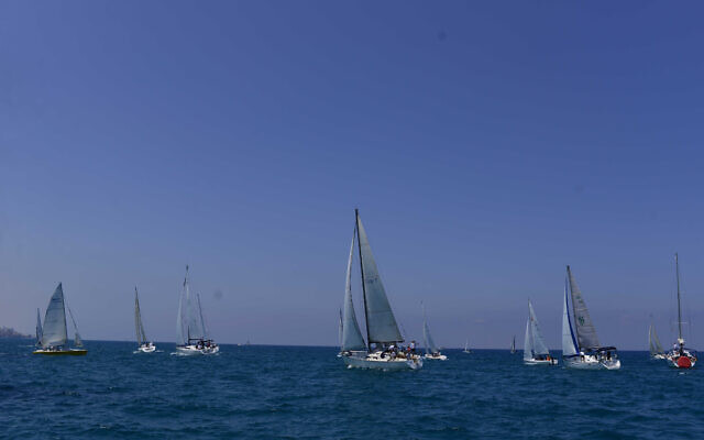 Illustration : des bateaux israéliens participent au festival de la mer Sail Tel-Aviv Yafo, qui présente divers sports de mer, le 17 juin 2017. (Crédit : Tomer Neuberg/ Flash90/Archives) Illustration : des bateaux israéliens participent au festival de la mer Sail Tel-Aviv Yafo, qui présente divers sports de mer, le 17 juin 2017. (Crédit : Tomer Neuberg/ Flash90/Archives)